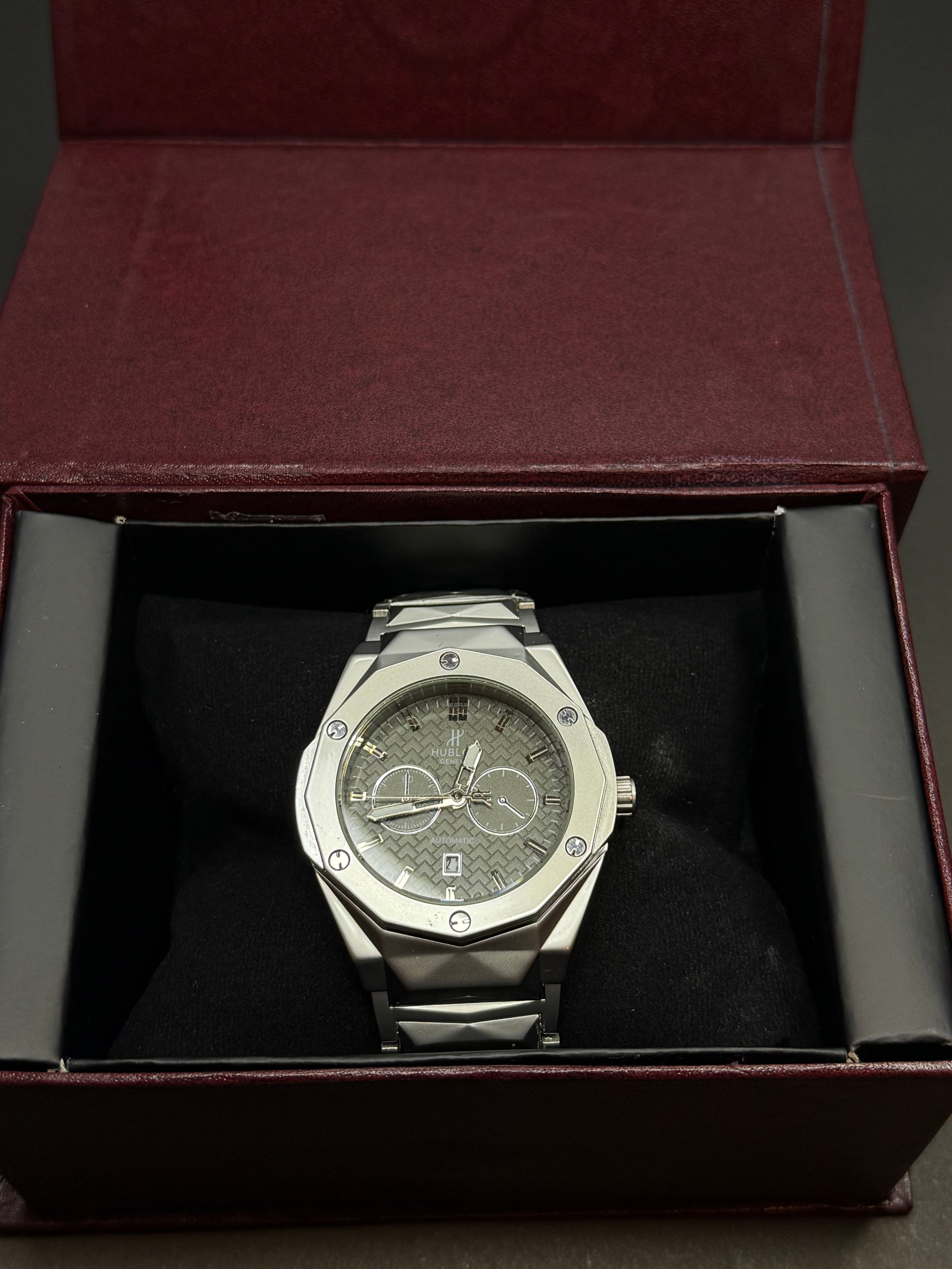 Hublot stainless steel heavy edition charcoal grey dial luxury Pakistan